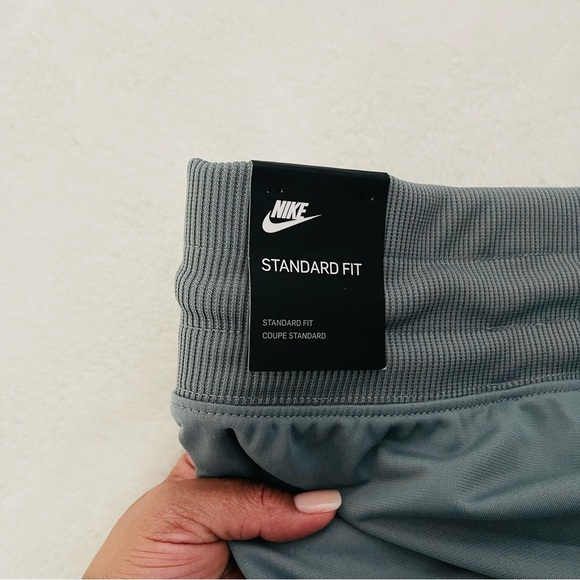 Women’s Nike Sportswear Track Set - Picture 9 of 9